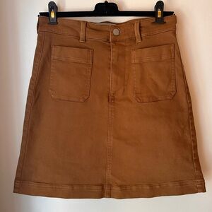 Everlane light brown front pocket skirt size 4
